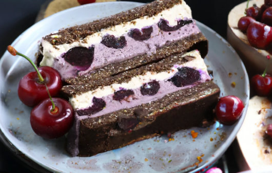 gâteau cru chocolat cerise